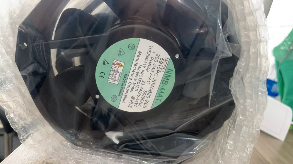 ebm-papst Centrifugal Fan D2D160-BE02-11 Forward-Curved Blower product photo
